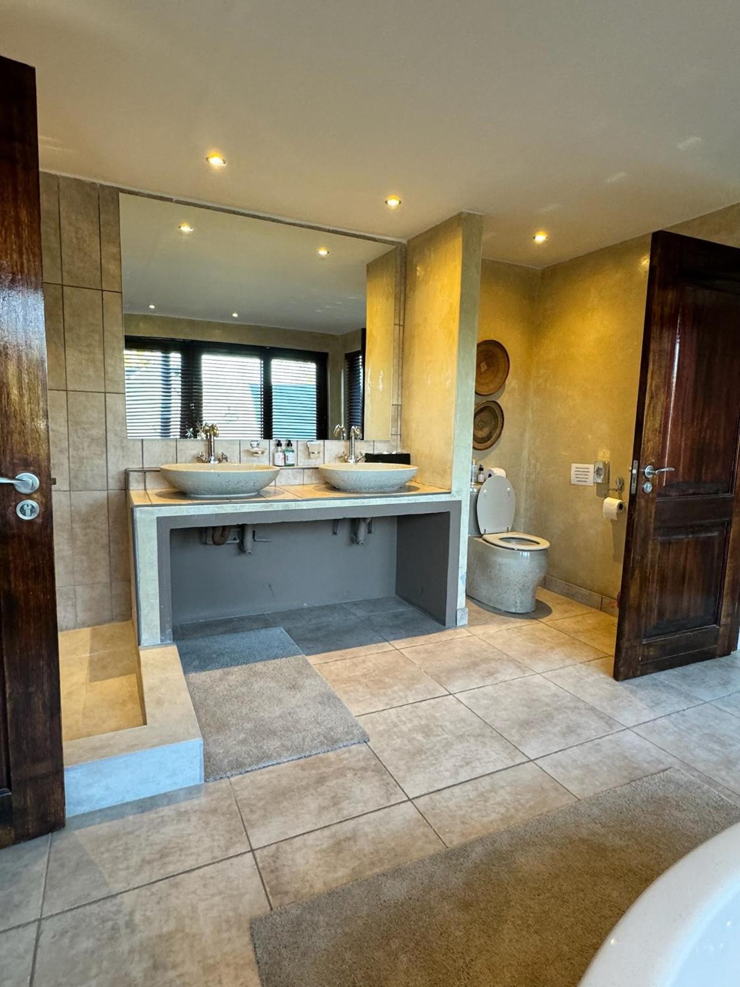 Pangolin Game Lodge - Self Catering, Incl 2 Game Drives Per Day Matlhagame Exterior photo