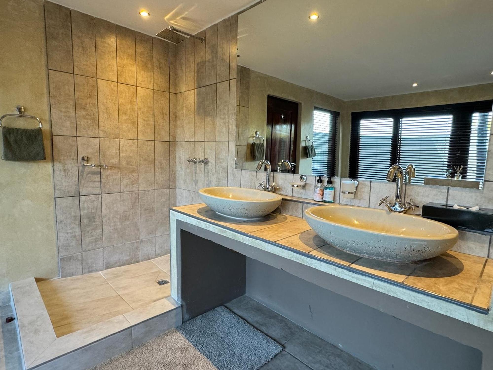 Pangolin Game Lodge - Self Catering, Incl 2 Game Drives Per Day Matlhagame Exterior photo