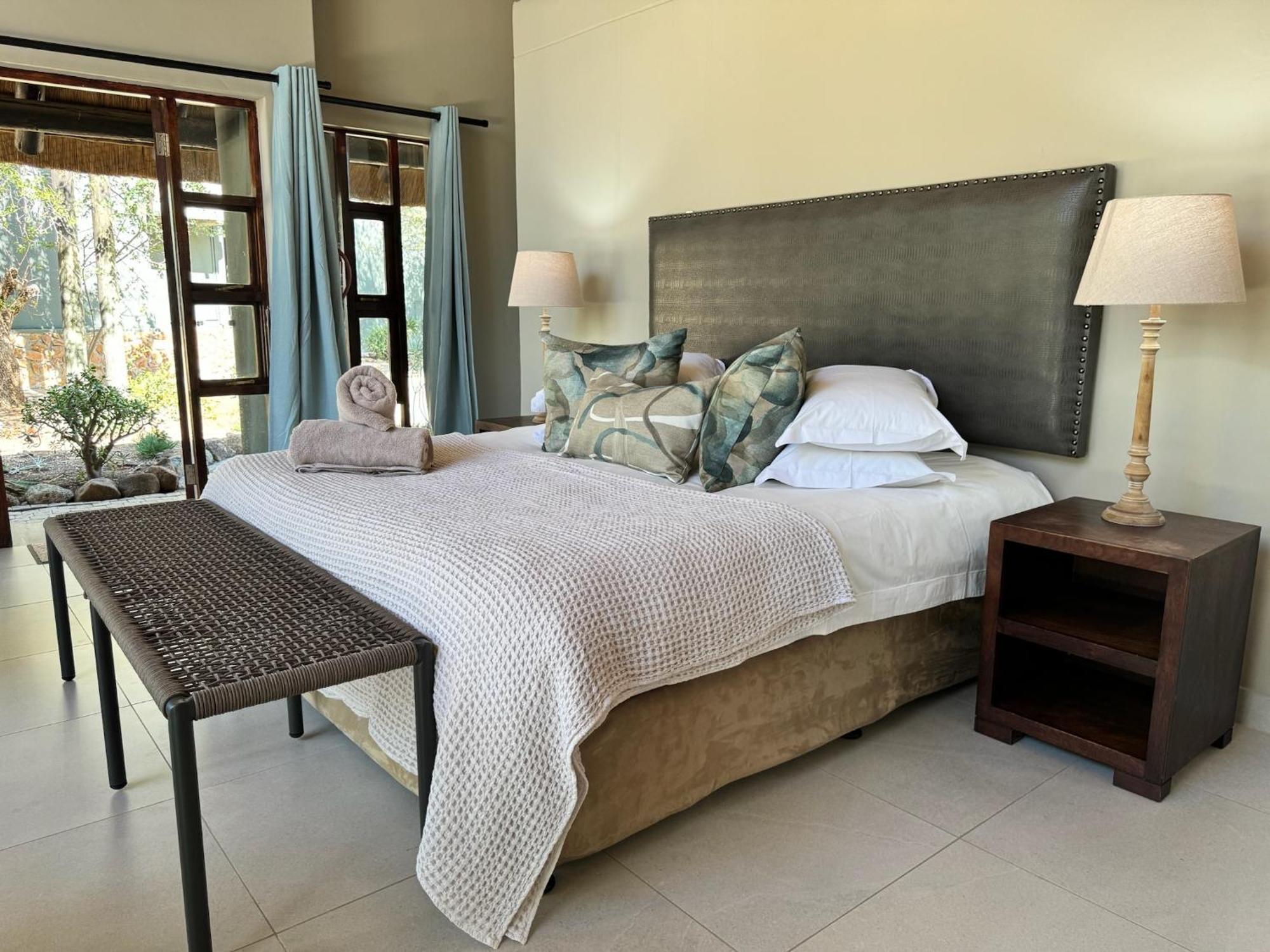 Pangolin Game Lodge - Self Catering, Incl 2 Game Drives Per Day Matlhagame Exterior photo
