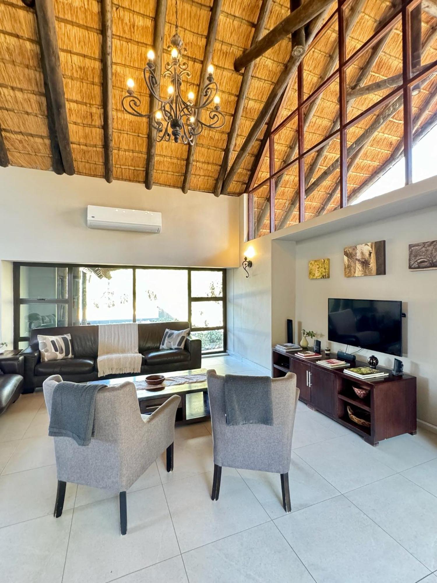 Pangolin Game Lodge - Self Catering, Incl 2 Game Drives Per Day Matlhagame Exterior photo