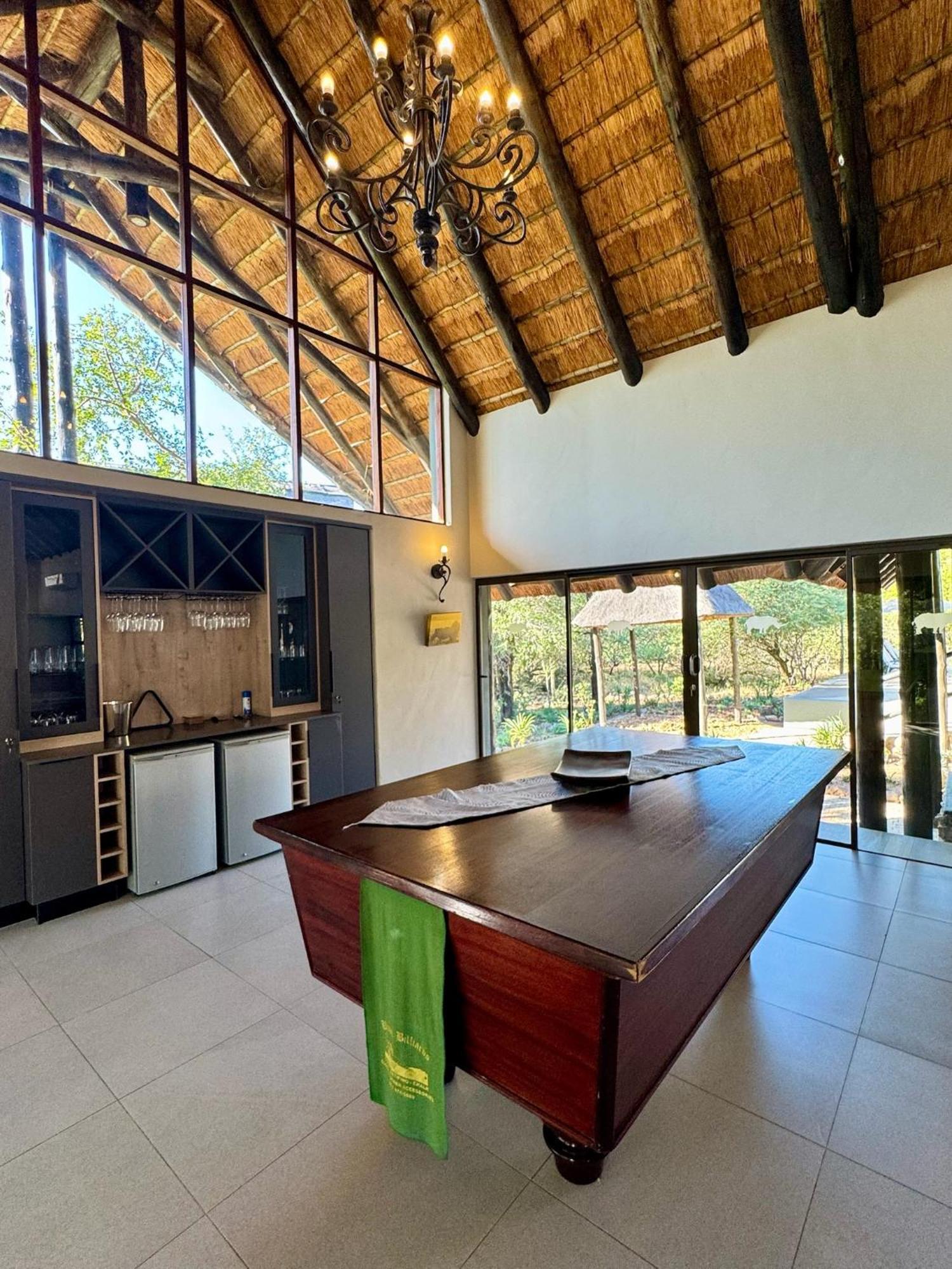Pangolin Game Lodge - Self Catering, Incl 2 Game Drives Per Day Matlhagame Exterior photo