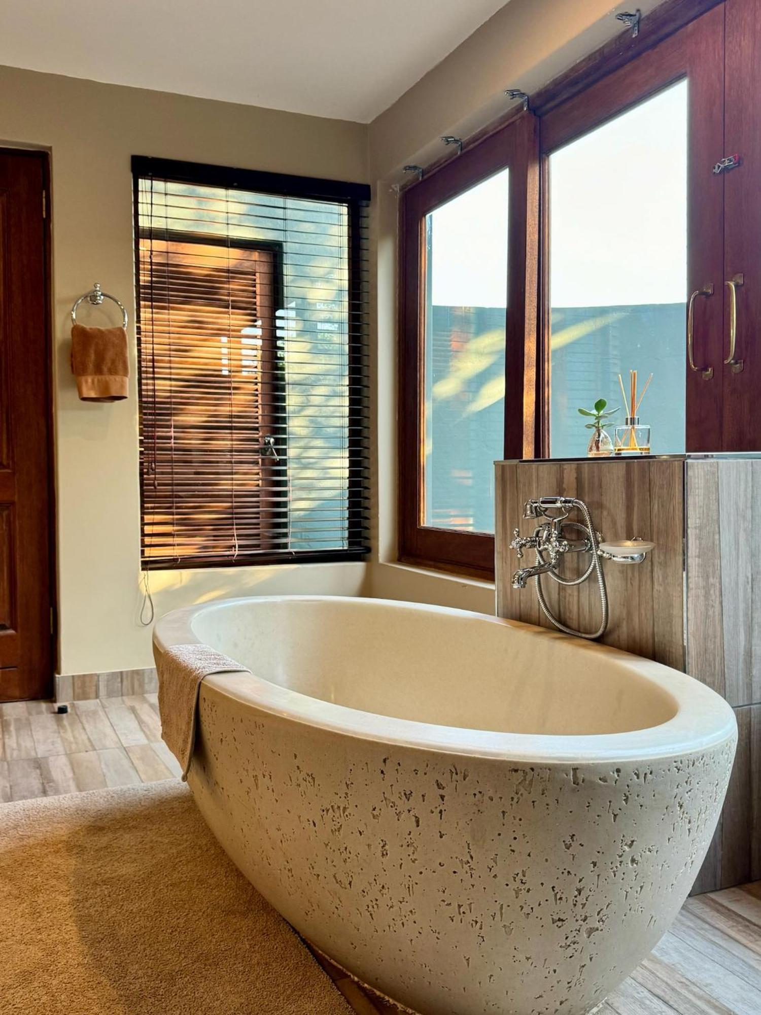 Pangolin Game Lodge - Self Catering, Incl 2 Game Drives Per Day Matlhagame Exterior photo