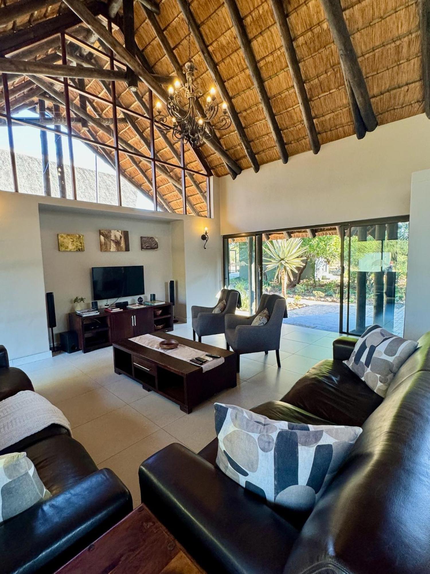 Pangolin Game Lodge - Self Catering, Incl 2 Game Drives Per Day Matlhagame Exterior photo